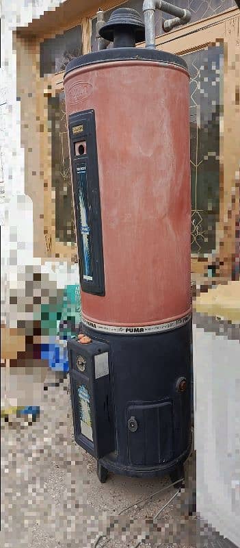 30 Gallons Gas Geyser for sale, brand: PUMA 3