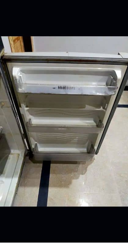 Refrigerator for sale 4