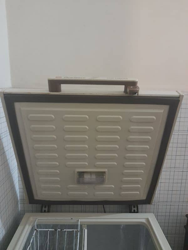 Dawlance single door freezer. excellent condition 2