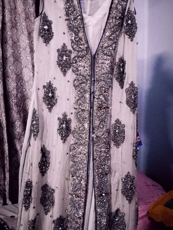 gown style, antique work 0