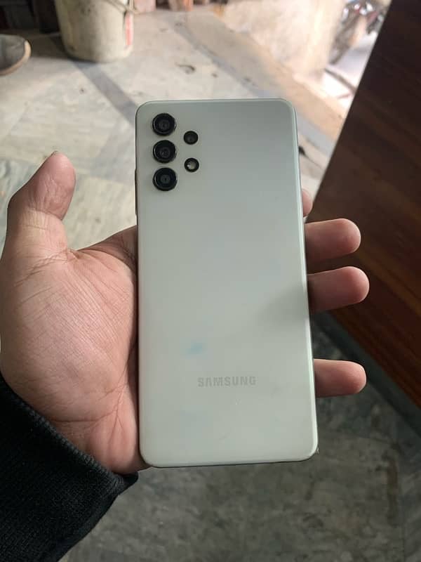 samsung A32 lush condition with box charger 0