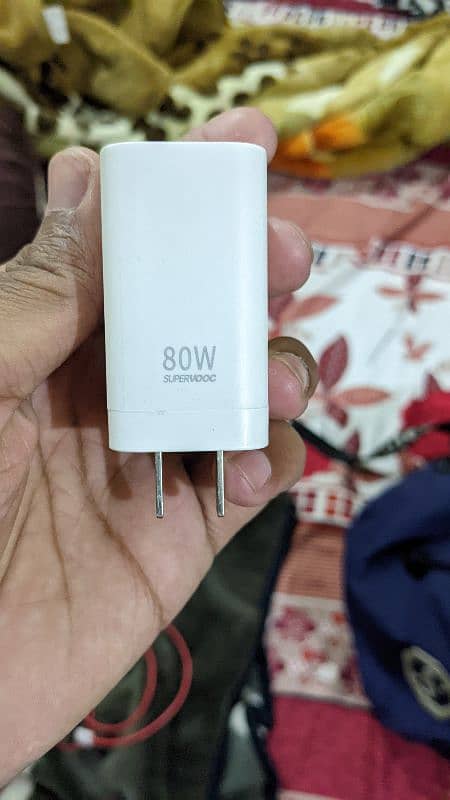 OnePlus 80W fast adapter and cable 2