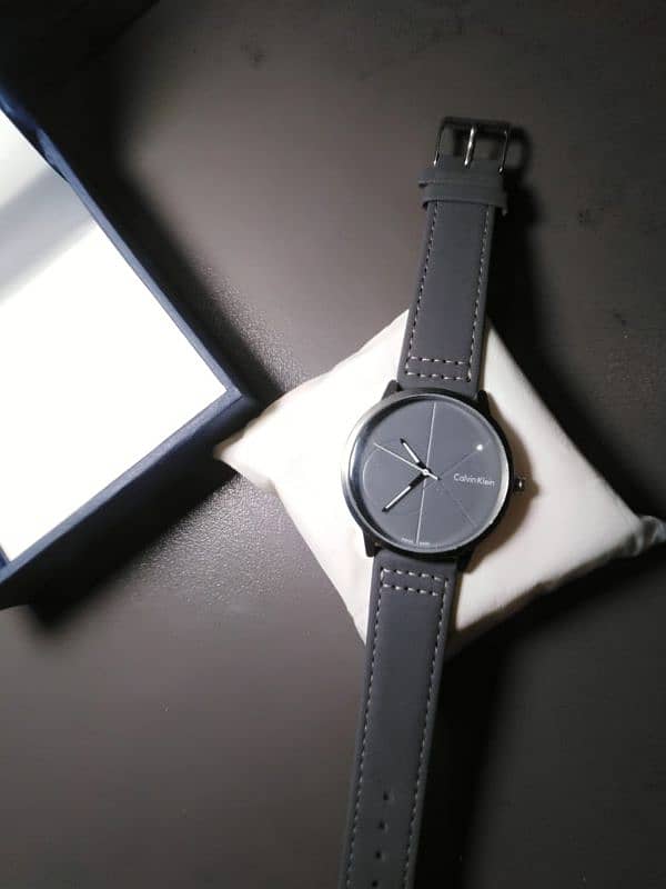 Analogue Lather Strap Watch 1