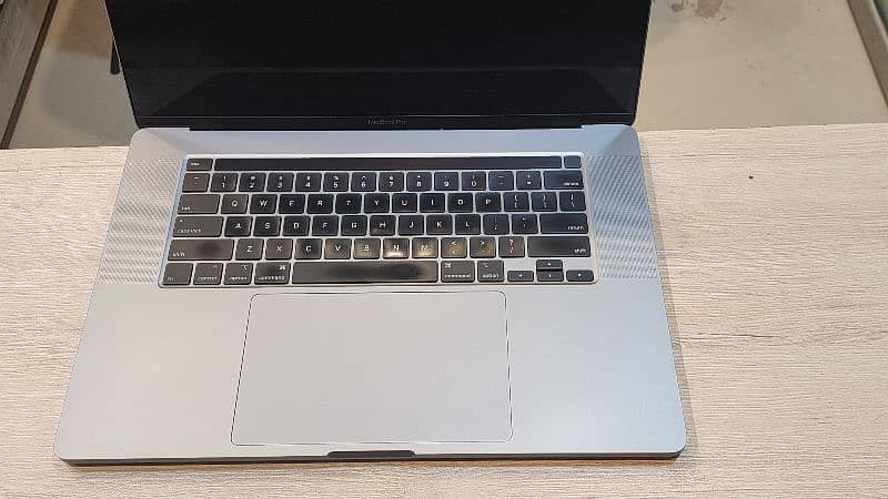 MacBook Pro 2019 i7 64GB 1tb 16" 1