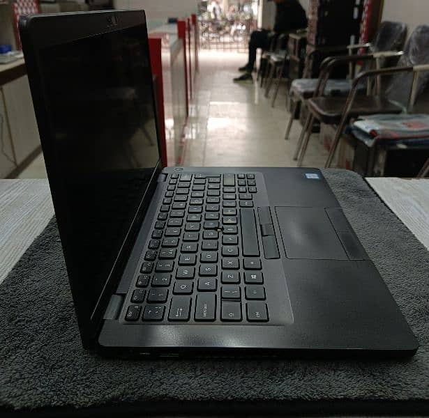 Dell latitude 5401 i5 9th gen ( H processor)ram 8 GB SSD 256gb 2