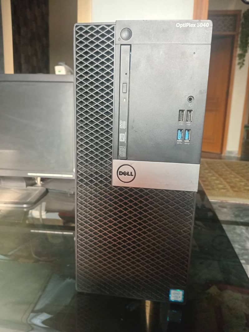 Refurbished Dell OptiPlex 3040 Desktop Computer - Intel 1