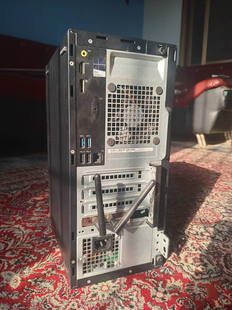 Refurbished Dell OptiPlex 3040 Desktop Computer - Intel 2