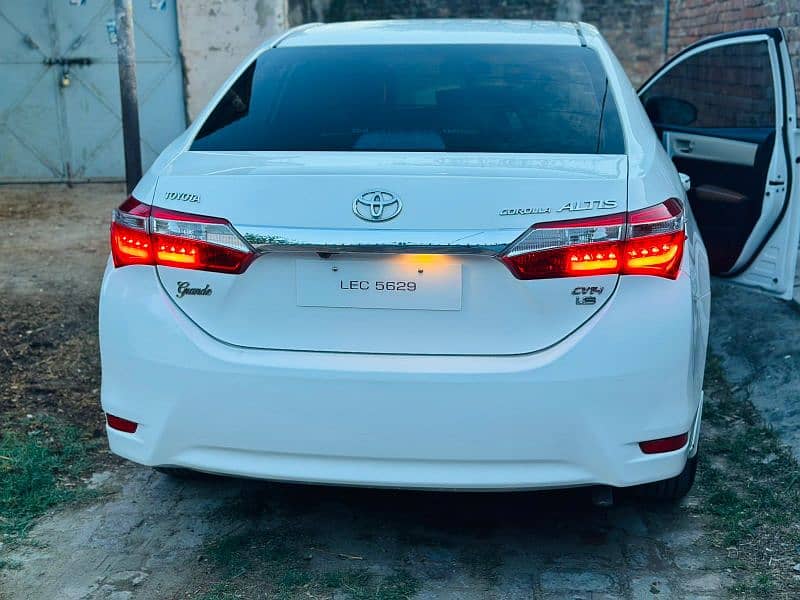 Toyota Altis Grande 2015 3