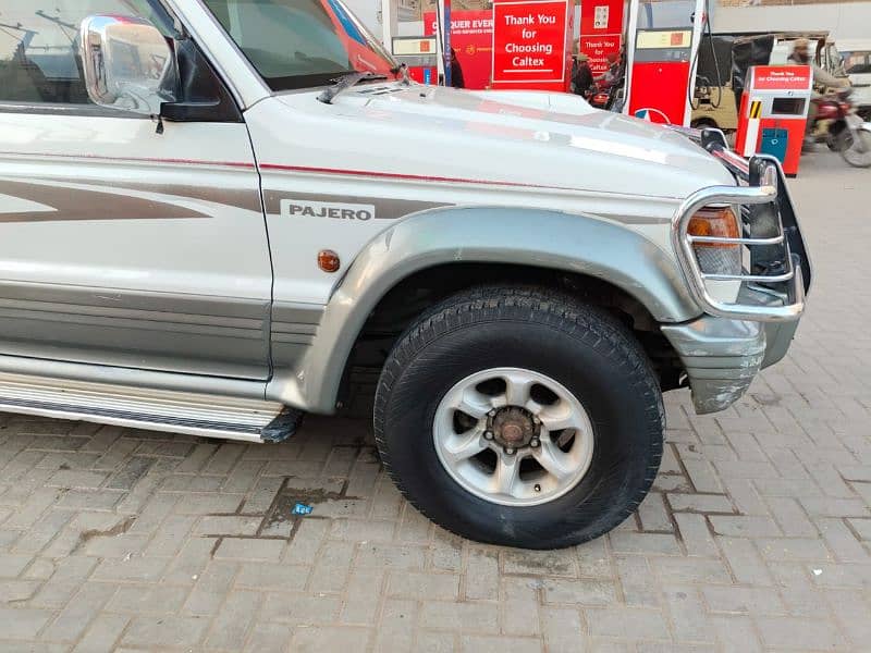 Mitsubishi Pajero 1995 2.8D 4x4 13