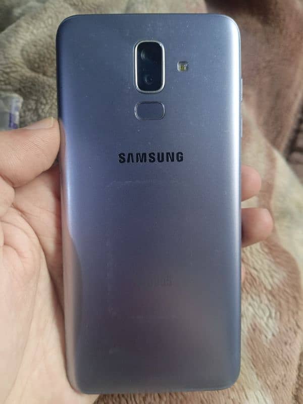 Samsung Galaxy j8 0