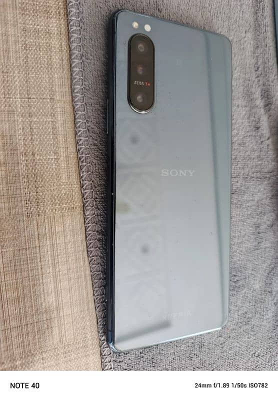 Sony Xpria 5 ? Mark 2  5G 3