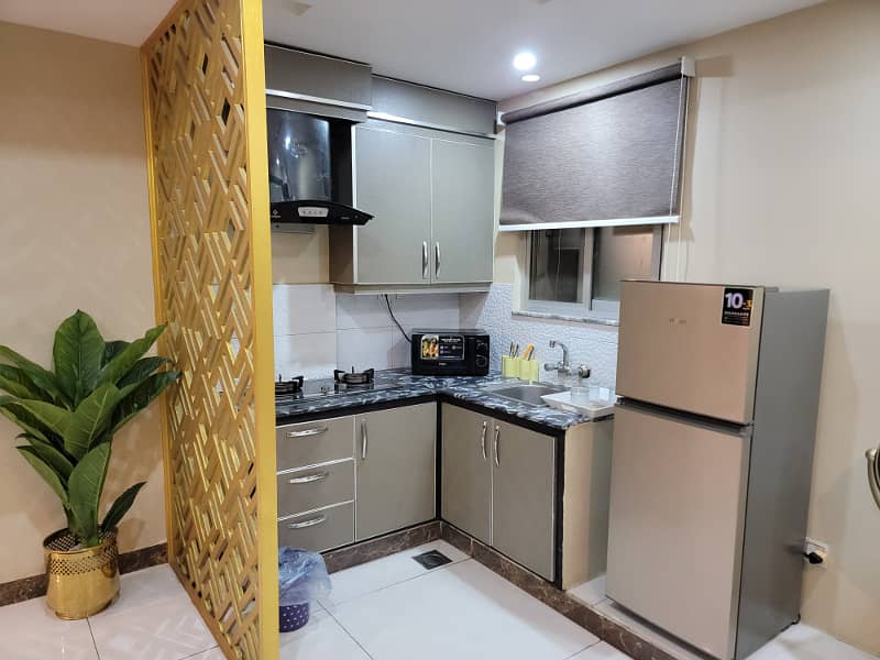 Luxury Studio/1 BHK/2 BHK available on daily basis 3