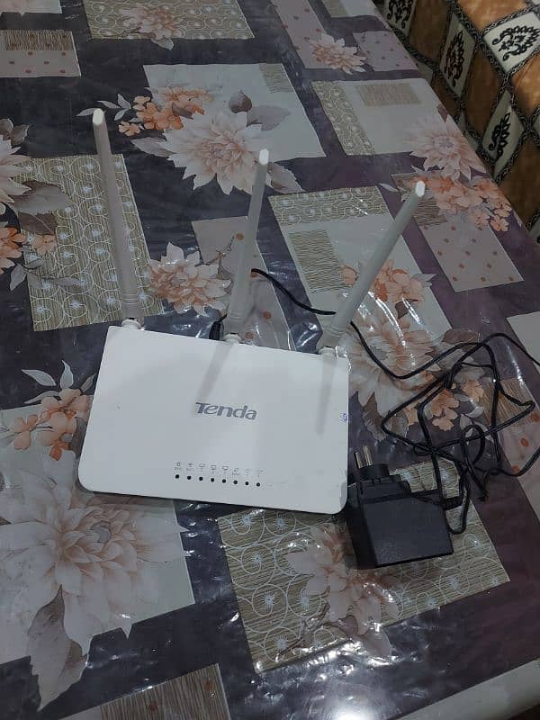 tenda 3 antenna router for sale 1