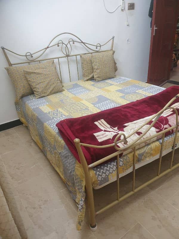 iron bed 5 feet with mattress 1