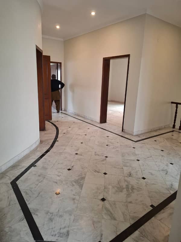 1 Kanal Beautiful Upper Portion House Available for Rent in XX Block Phase 3 DHA Lahore 4