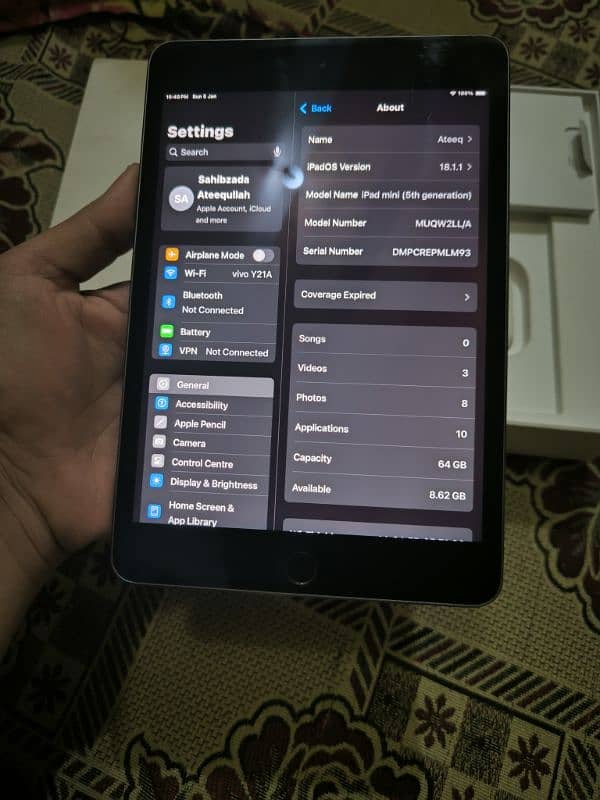 Ipad mini 5 with original box and charger 8