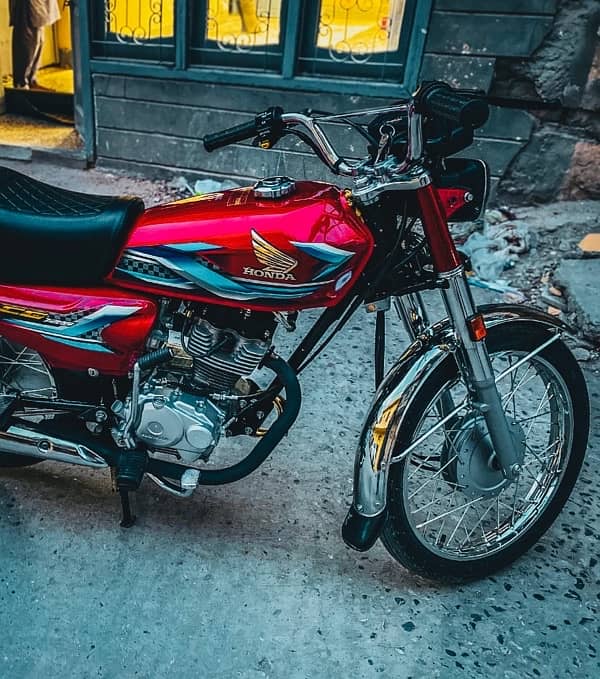 Honda 125 (2024) Red color No Exchange 1