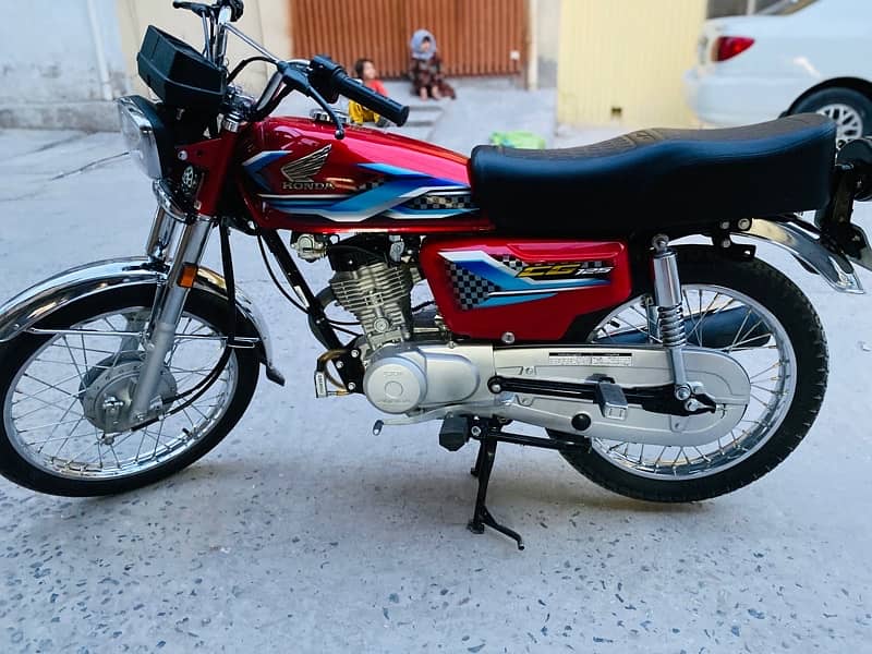 Honda 125 (2024) Red color No Exchange 2