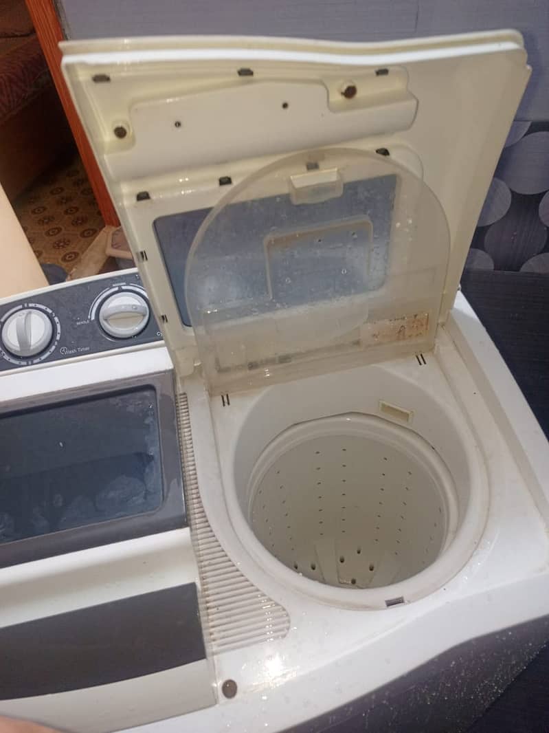 Washing and drying machine 6