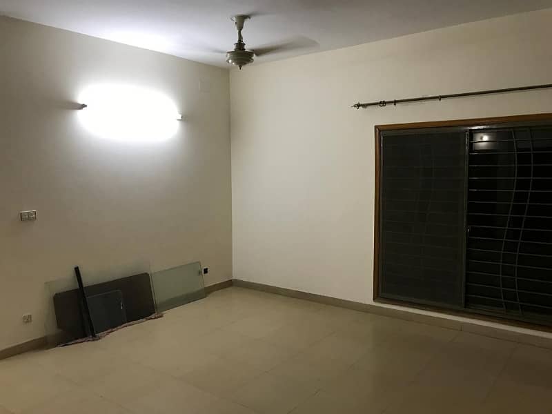 UPPER PORTION 4 RENT IN WAPDA TOWN 11