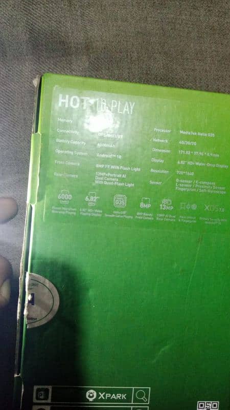 selling this phone infnix Hot 10 play 4/64 with Box 8