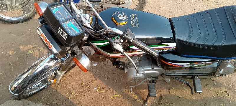 125 for sell good condition full tyar all parts ganiun 3