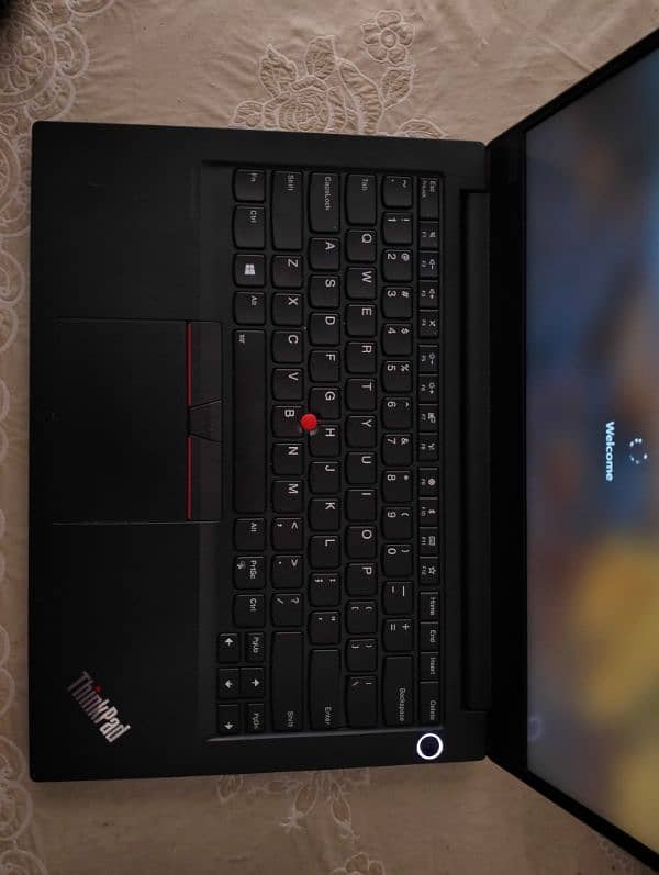 Lenovo thinkpad i5 10th gen 4