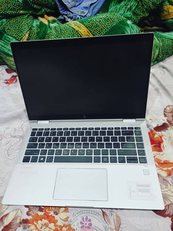 HP 1040 G6 i7 8th Generation x360 0