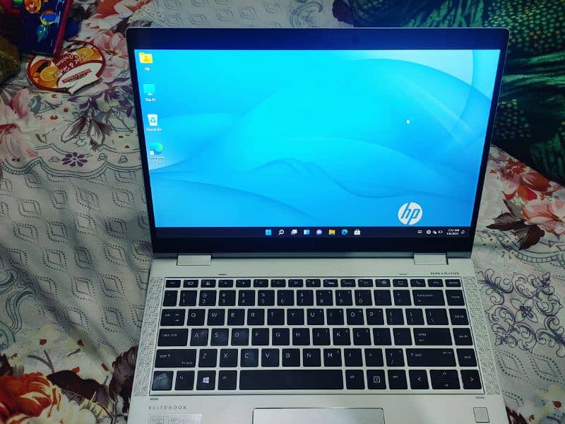 HP 1040 G6 i7 8th Generation x360 4