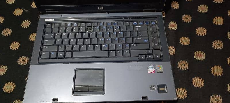 hp laptop 2gb 250gb cor2do 1