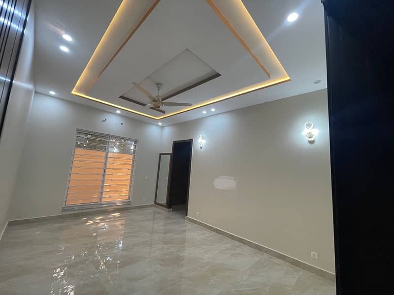 Brand new kanal upper portion available for rent in Lake city 7