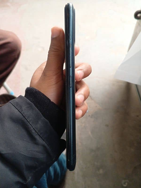 Itel vision2s in used condition in 2/32 GB without box 9