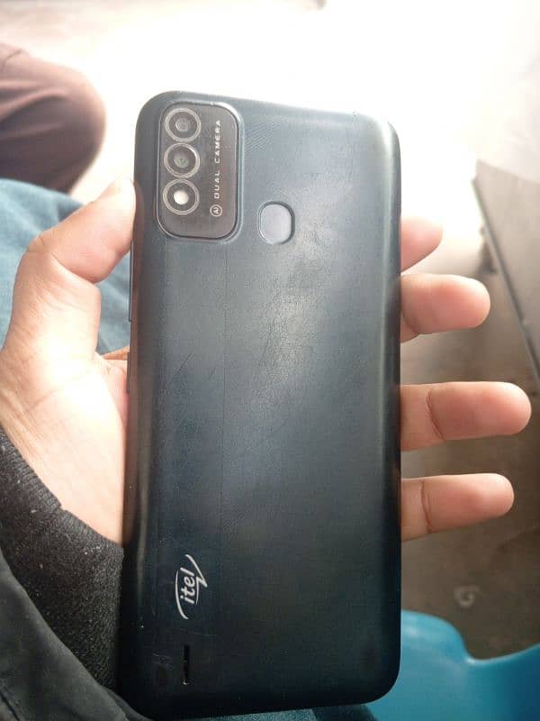 Itel vision2s in used condition in 2/32 GB without box 11