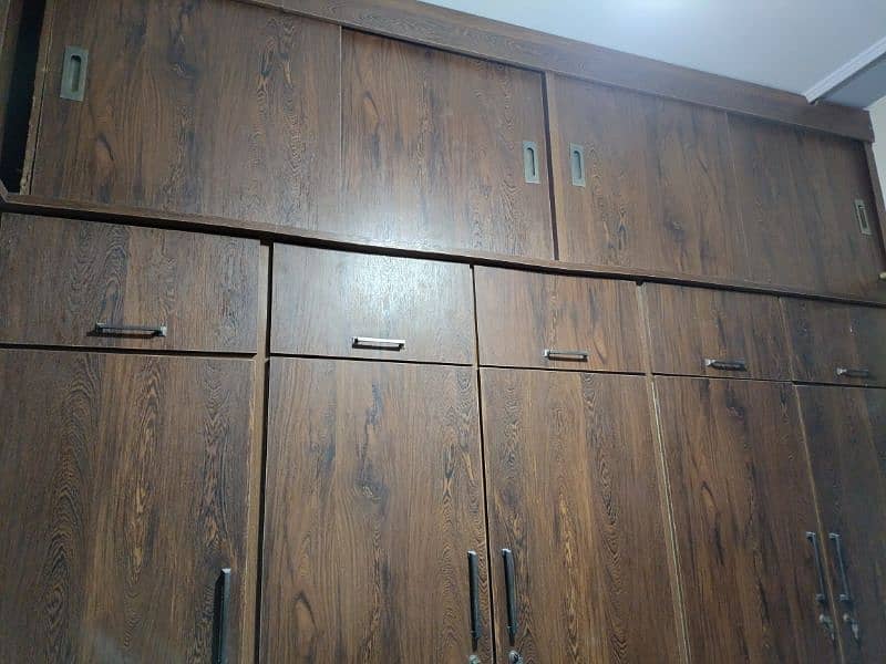 wardrobe for sell 0