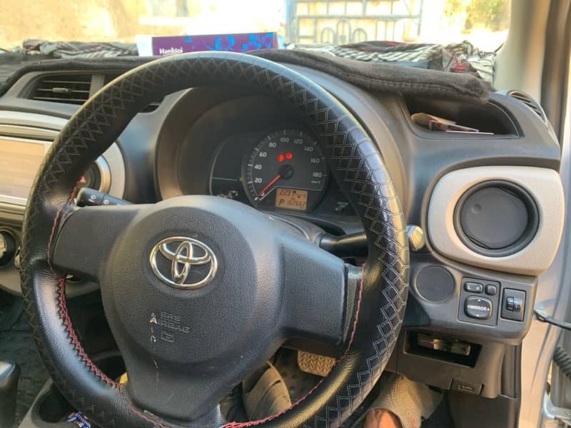 Toyota Vitz 2015 13