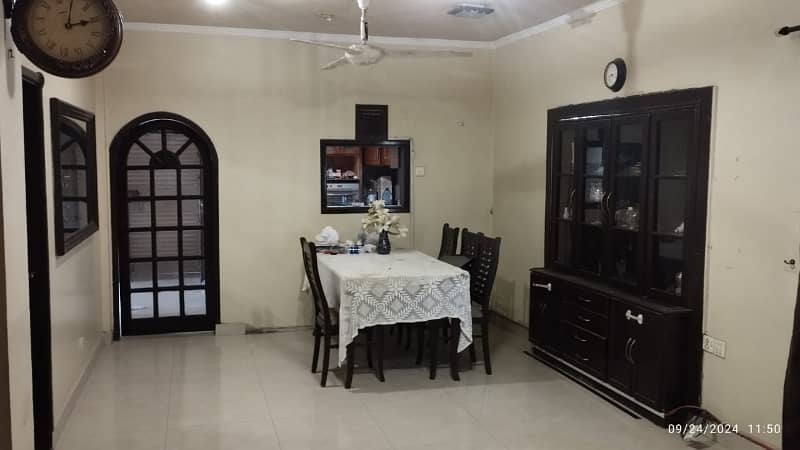 3 Bed D D Spacious on a Main Shahrah-e-Faisal, Opp. Aisha Bawany School 1