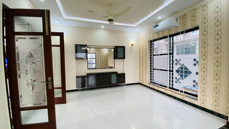 1 Kanal Luxury House For Rent In DHA Lahore 5