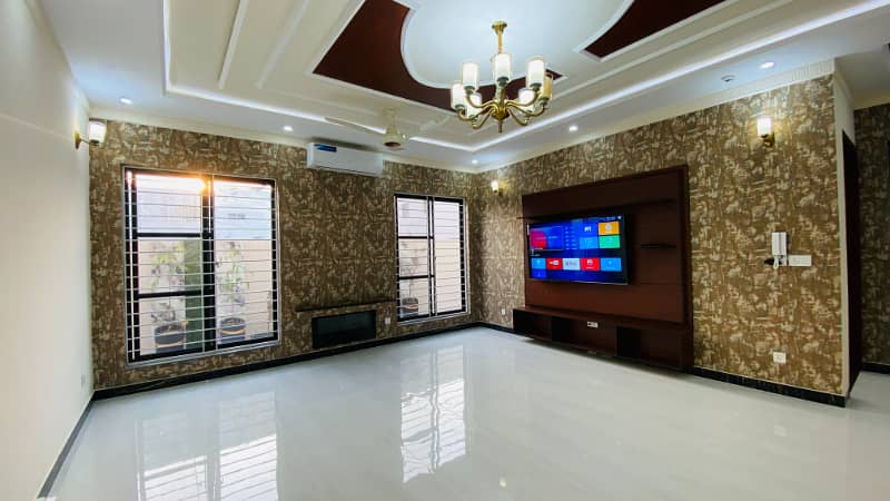 1 Kanal Luxury House For Rent In DHA Lahore 8