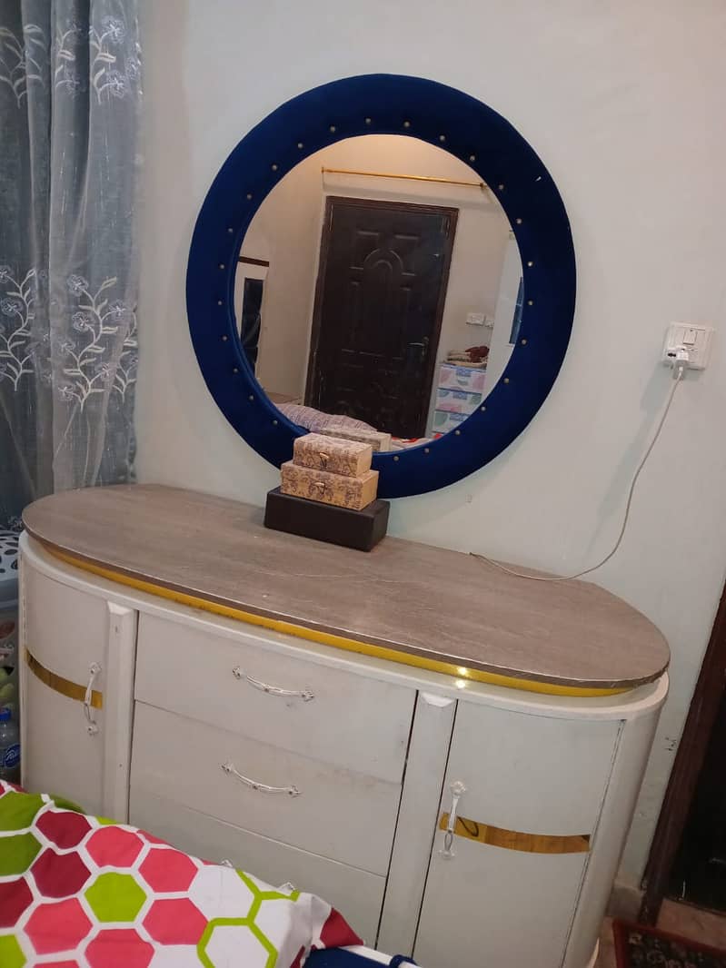 White Dressing Table With Mirror 1