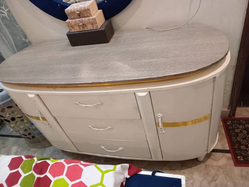 White Dressing Table With Mirror 2