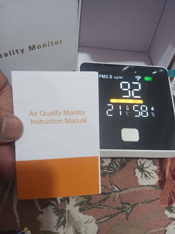 Digital Air Quality meter sports Detector Dioxide CO2 PM2.5 Tester L 1