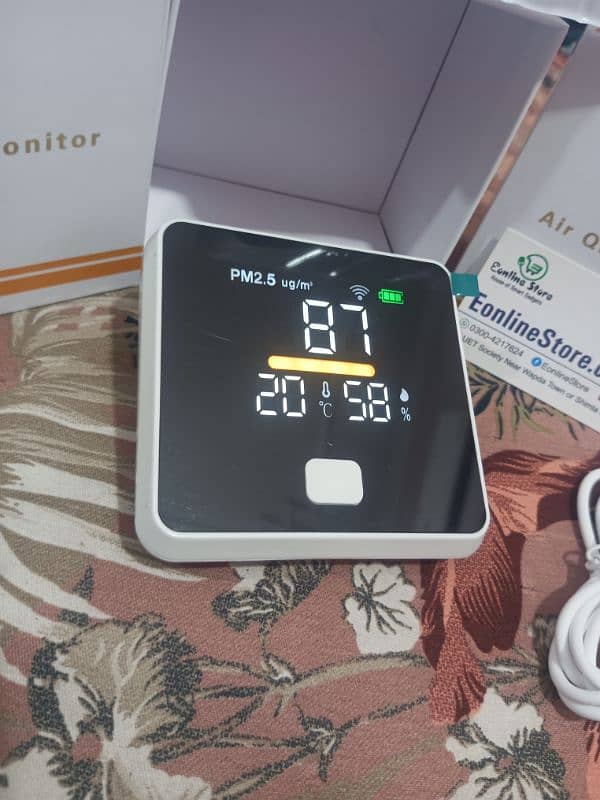 Digital Air Quality meter sports Detector Dioxide CO2 PM2.5 Tester L 2