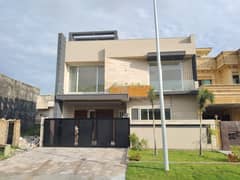 272 Sq Yard Park Face Luxury House available for Sale