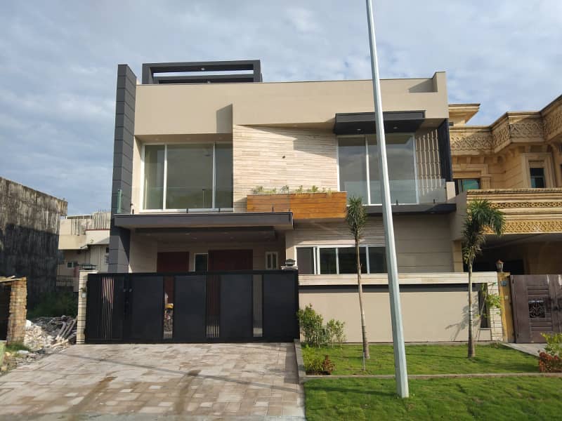 272 Sq Yard Park Face Luxury House available for Sale 2