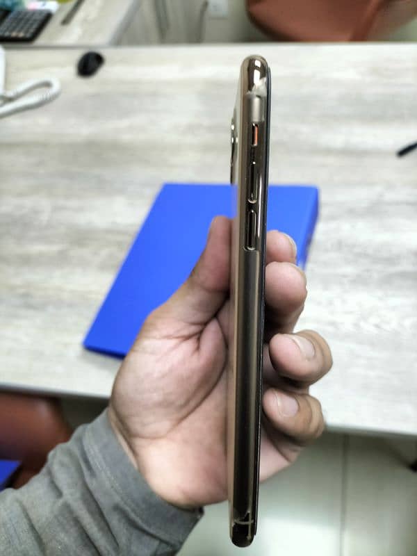 Iphone 11 pro max pta approved 256gb 2