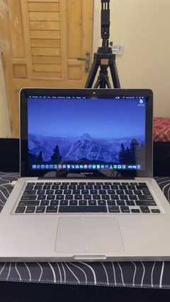 Apple Macbook Pro 2011 Model 4gb 320gb