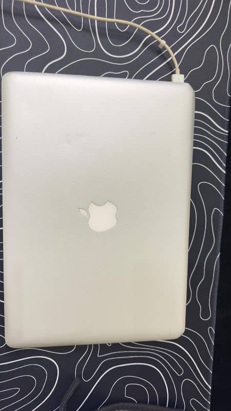 Apple Macbook Pro 2011 Model 4gb 320gb 1