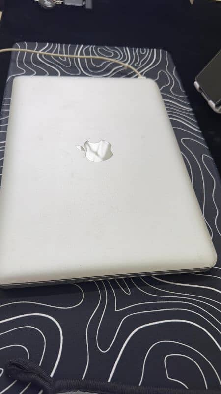 Apple Macbook Pro 2011 Model 4gb 320gb 7