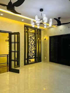 10 Marla House For Sale In Paragon City Lahore