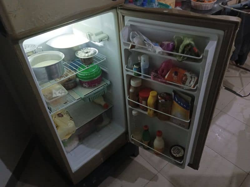 Dawlance refrigerator 4